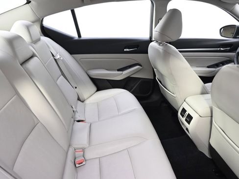 Used 2019 Nissan Altima 2.5 SL AWD/4WD image 18