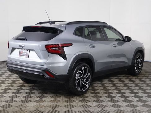 Used 2024 Chevrolet Trax RS w/ Driver Confidence Package image 11