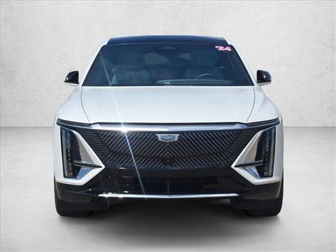 Used 2024 Cadillac Lyriq Luxury RWD image 2