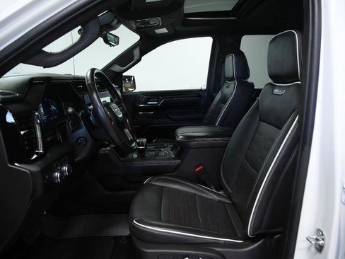 Used 2024 GMC Sierra 1500 AT4X image 32