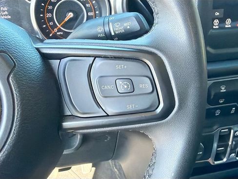 Used 2023 Jeep Gladiator Sport image 33