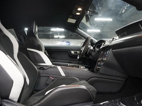 Used 2022 Ford Mustang Shelby GT500 w/ Technology Package RWD image 16
