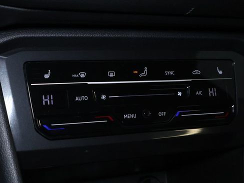 Used 2023 Volkswagen Tiguan SE image 30