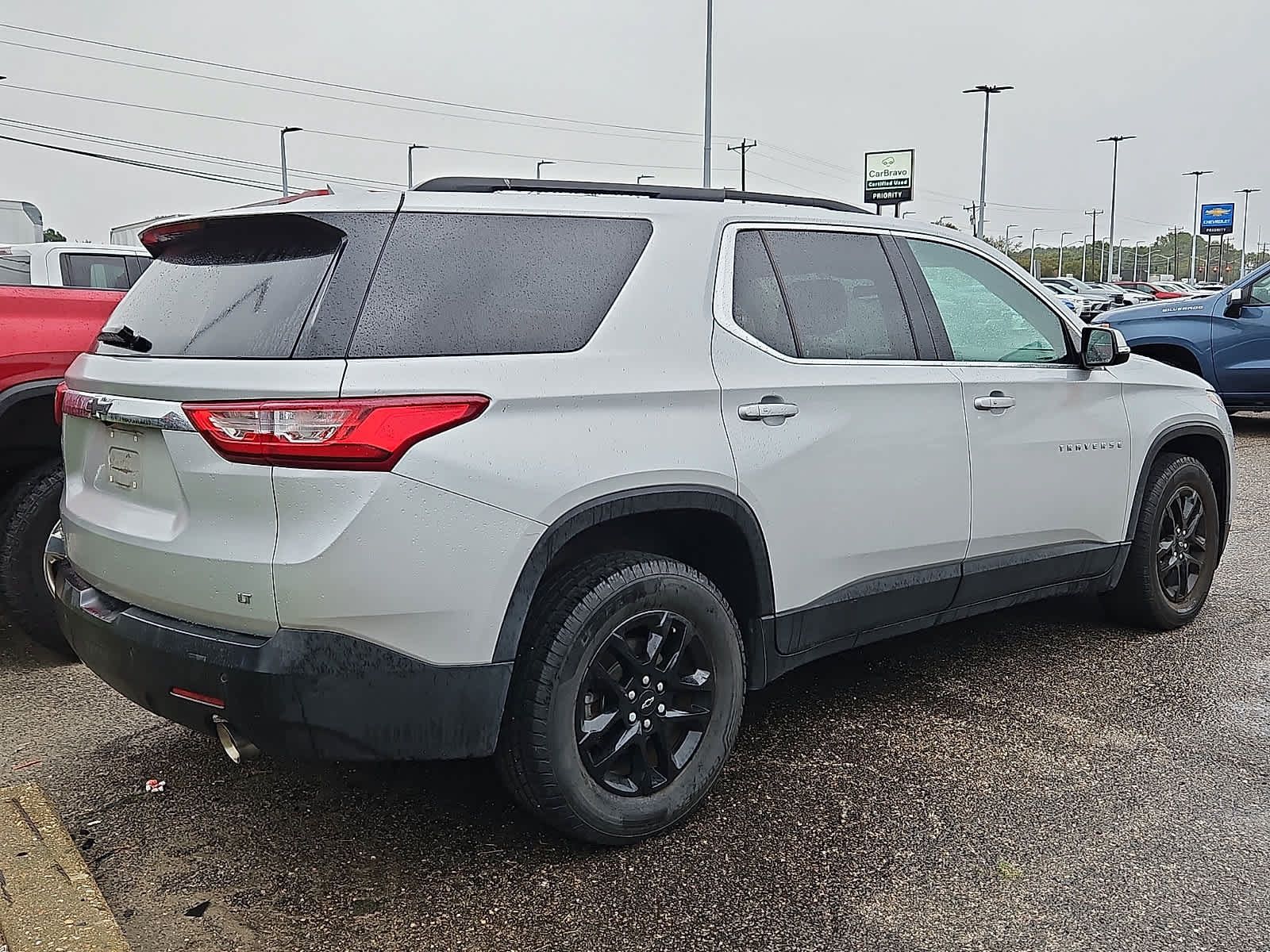 Used 2019 Chevrolet Traverse LT FWD image 3