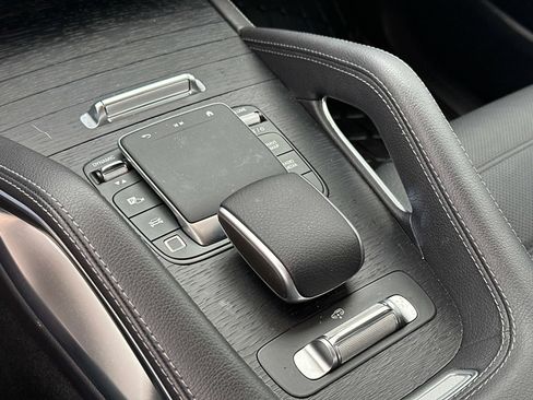 Used 2025 Mercedes-Benz GLS 580 GLS 580 image 24