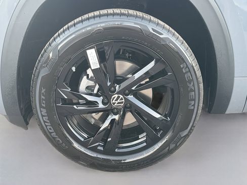 New 2026 Volkswagen Atlas Cross Sport SEL R-Line image 42