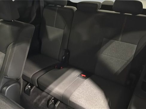 Used 2025 GMC Acadia Elevation image 26