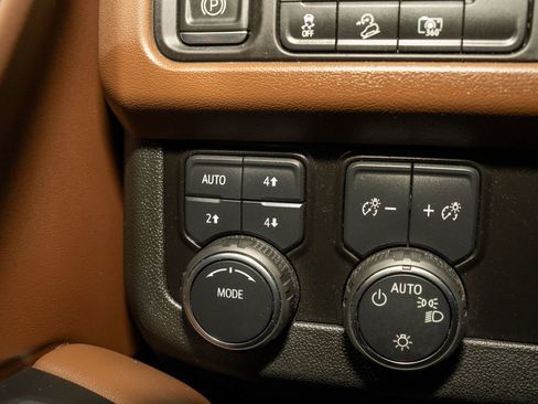 Used 2023 Chevrolet Tahoe High Country w/ Premium Package 2 image 22