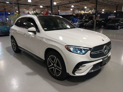 Used 2025 Mercedes-Benz GLC 350e 4MATIC image 1
