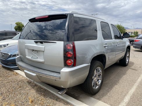 Used 2011 GMC Yukon Denali AWD/4WD image 2