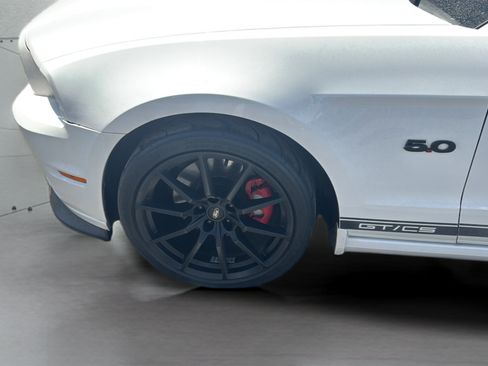Used 2013 Ford Mustang GT Premium w/ Electronics Pkg RWD image 36