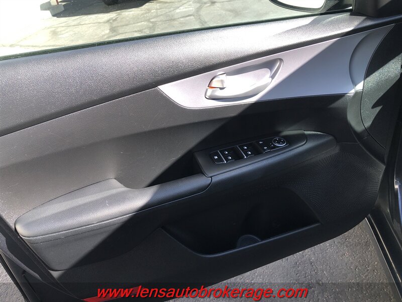 Used 2024 Kia Forte LXS FWD image 9