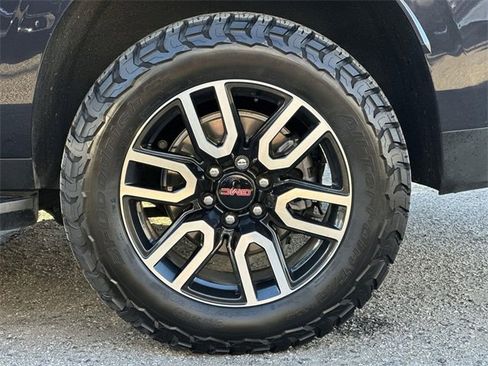 Used 2024 GMC Yukon XL AT4 w/ Technology Package image 32