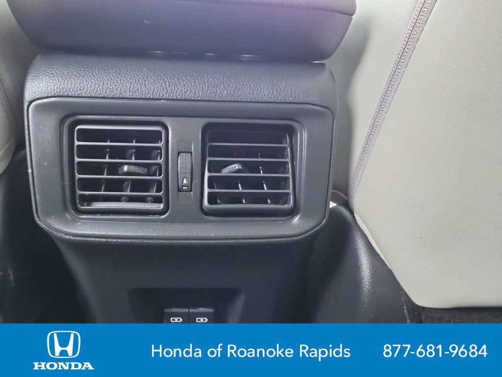 Used 2019 Toyota RAV4 XLE Premium FWD image 29