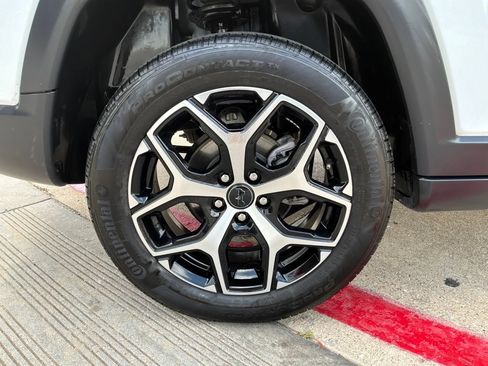Used 2025 Jeep Compass Limited AWD/4WD image 9