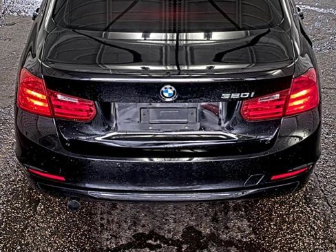 Used 2015 BMW 320i Sedan RWD image 9