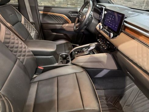 Used 2023 GMC Canyon Denali w/ Denali Black Edition image 33