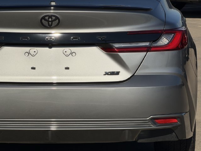 Used 2025 Toyota Camry XSE FWD image 9