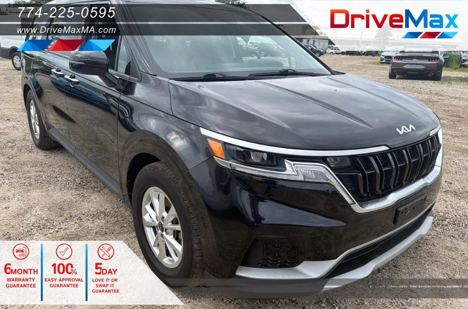 Used 2022 Kia Carnival LX FWD image 1