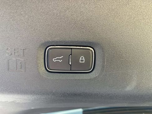 Used 2025 Ford Expedition Active AWD/4WD image 8