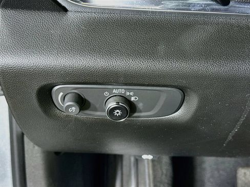 Used 2023 Chevrolet Traverse RS AWD/4WD image 21