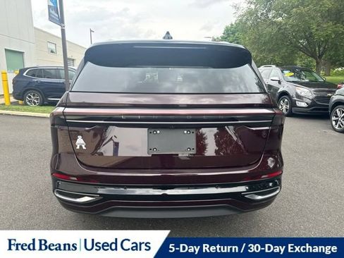 Used 2024 Lincoln Nautilus Reserve w/ Equipment Group 202A AWD/4WD image 6