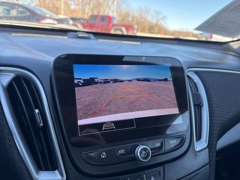 Used 2025 Chevrolet Malibu LT image 14