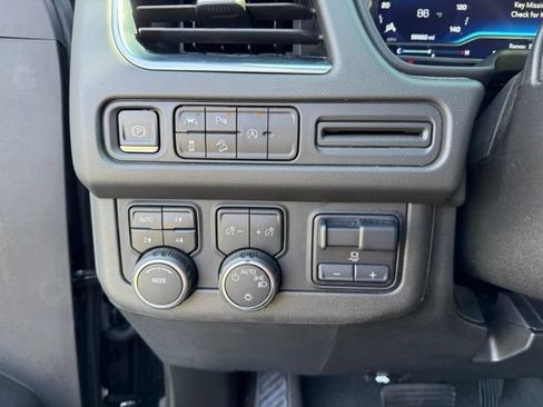 Used 2023 Chevrolet Suburban Z71 w/ Max Trailering Package AWD/4WD image 14