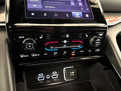 Used 2022 Jeep Grand Cherokee Altitude image 27