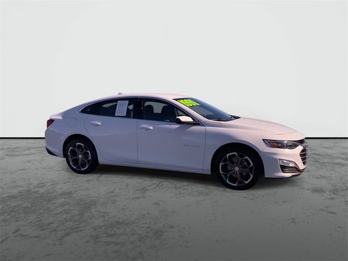 Used 2024 Chevrolet Malibu LT image 2