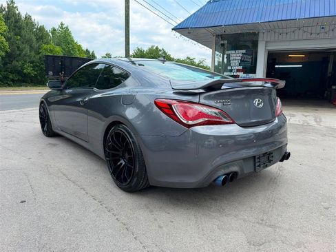 Used 2015 Hyundai Genesis 3.8 RWD image 4