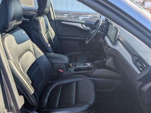 Used 2024 Ford Escape Platinum image 32