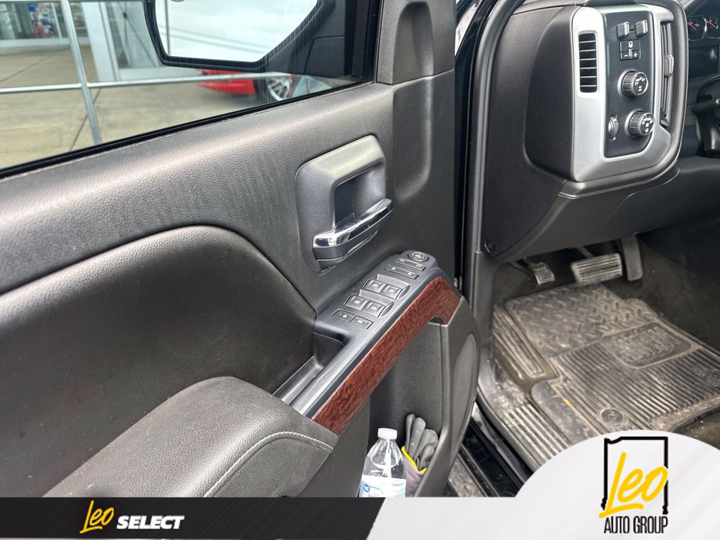 Used 2017 GMC Sierra 1500 SLE w/ SLE Value Package AWD/4WD image 9