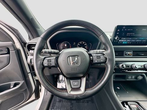 Certified 2024 Honda Pilot TrailSport image 14