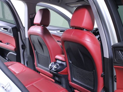 Used 2020 Alfa Romeo Stelvio Sport w/ Quick Order Package 22K Sport image 13