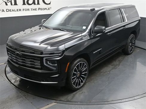 New 2026 Chevrolet Suburban High Country w/ LPO, Illumination Package image 24