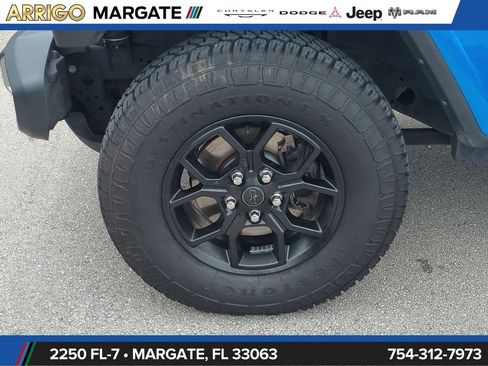 Used 2024 Jeep Gladiator Sport AWD/4WD image 12