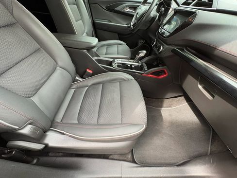 Used 2023 Chevrolet TrailBlazer RS w/ Sun and Liftgate Package image 9