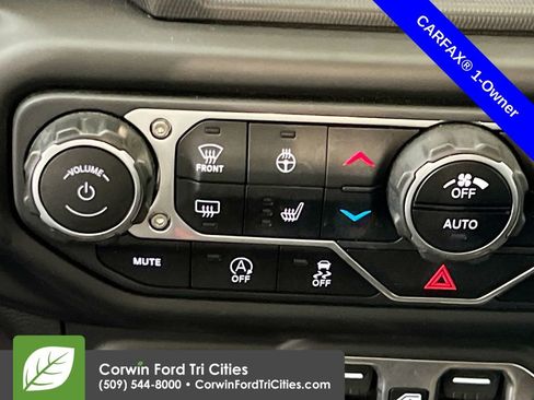 Used 2022 Jeep Gladiator Mojave w/ Cold Weather Group AWD/4WD image 22