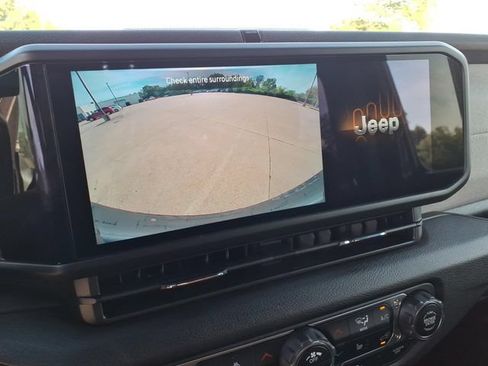 Used 2024 Jeep Wrangler Sport AWD/4WD image 10