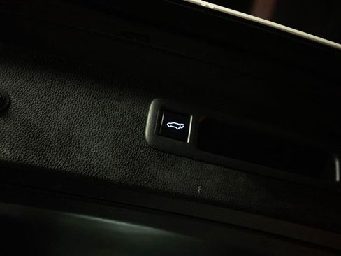Used 2022 Toyota Highlander XSE AWD/4WD image 8