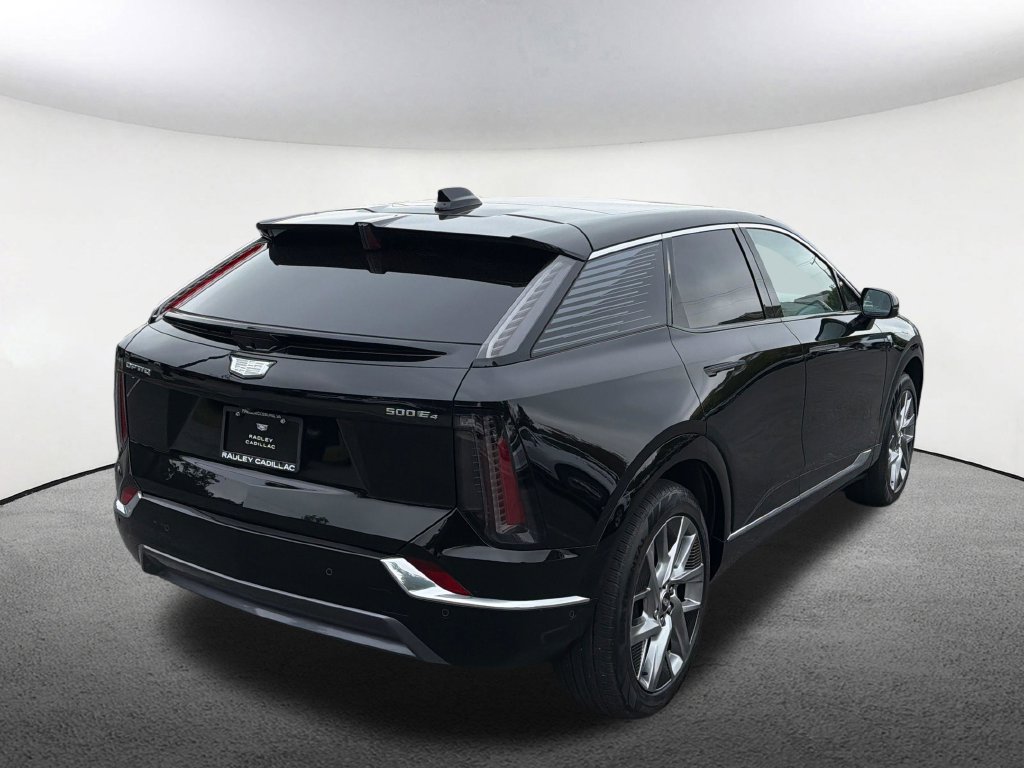Used 2025 Cadillac Optiq Luxury 2 w/ LPO, Floor Liner Package AWD/4WD image 20