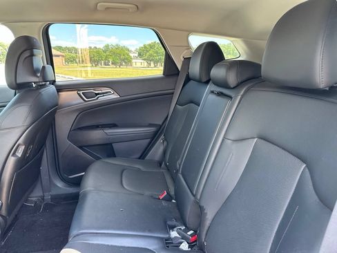 Used 2023 Kia Sportage EX FWD image 11