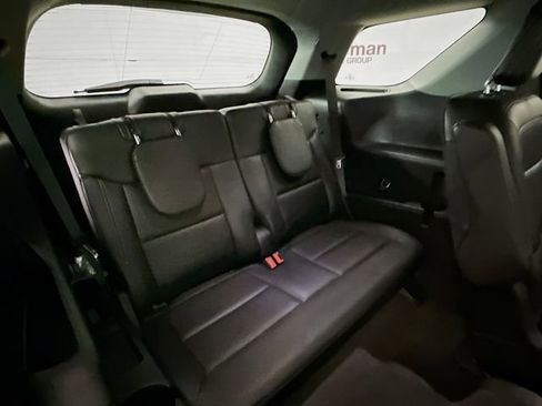 Used 2022 Ford Explorer XLT w/ Equipment Group 202A image 27