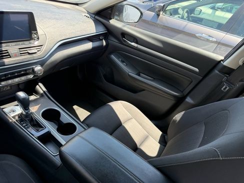 Used 2022 Nissan Altima 2.5 SV FWD image 20