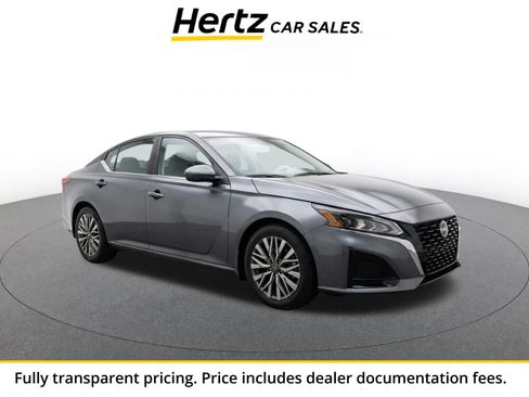 Used 2025 Nissan Altima 2.5 SV FWD image 1