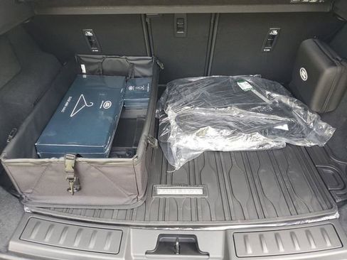 Used 2025 Land Rover Range Rover Evoque S image 10