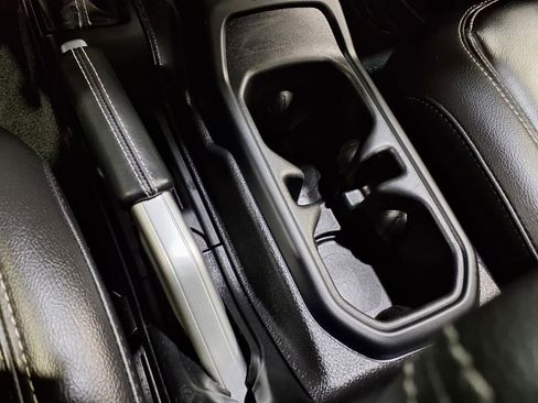 Used 2021 Jeep Wrangler Unlimited Sahara image 13