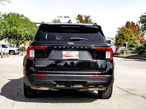 Used 2025 Ford Explorer Active image 6