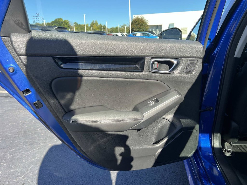Used 2022 Honda Civic Touring image 12